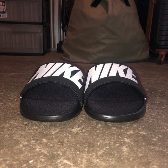 ***SOLD*** Nike Ultra Comfort 3 Slide Black White - Picture 3 of 8